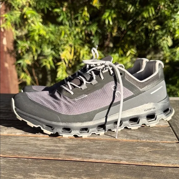 LIKE NEW! On Women’s Cloudtec Waterproof Running Shoes - Picture 4 of 7